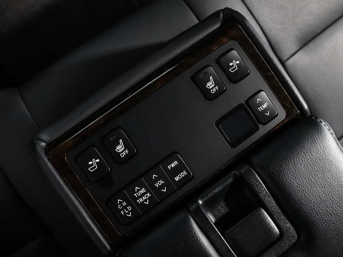 Б/У Тойота Камри 2015 года. Фото: #14