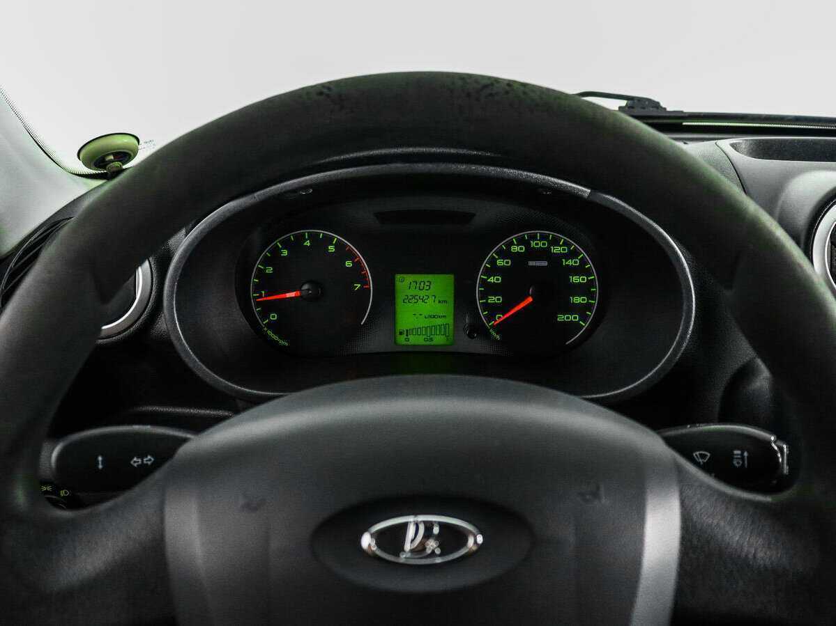 Б/У Лада (ВАЗ) Гранта 2015 года. Фото: #15