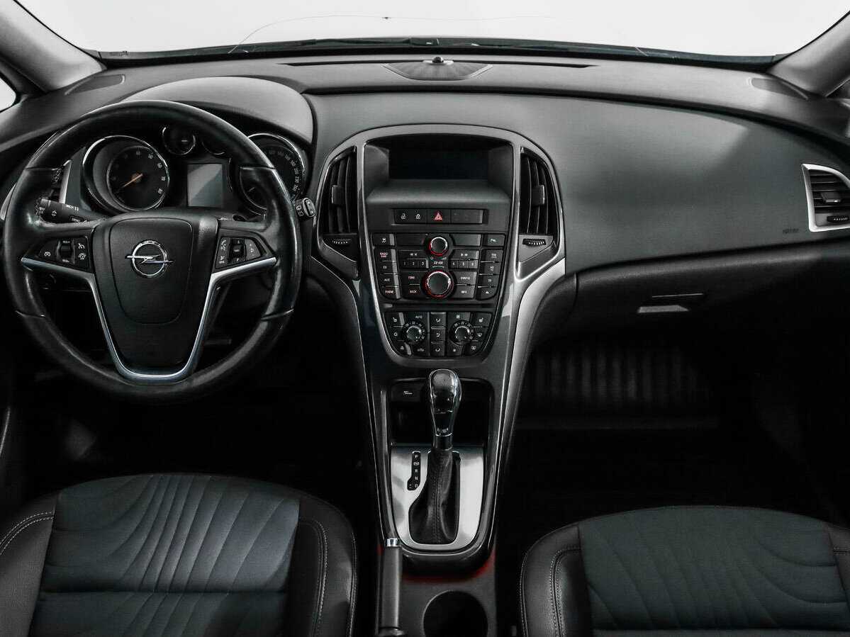 Б/У Опель Астра 2013 года. Фото: #11