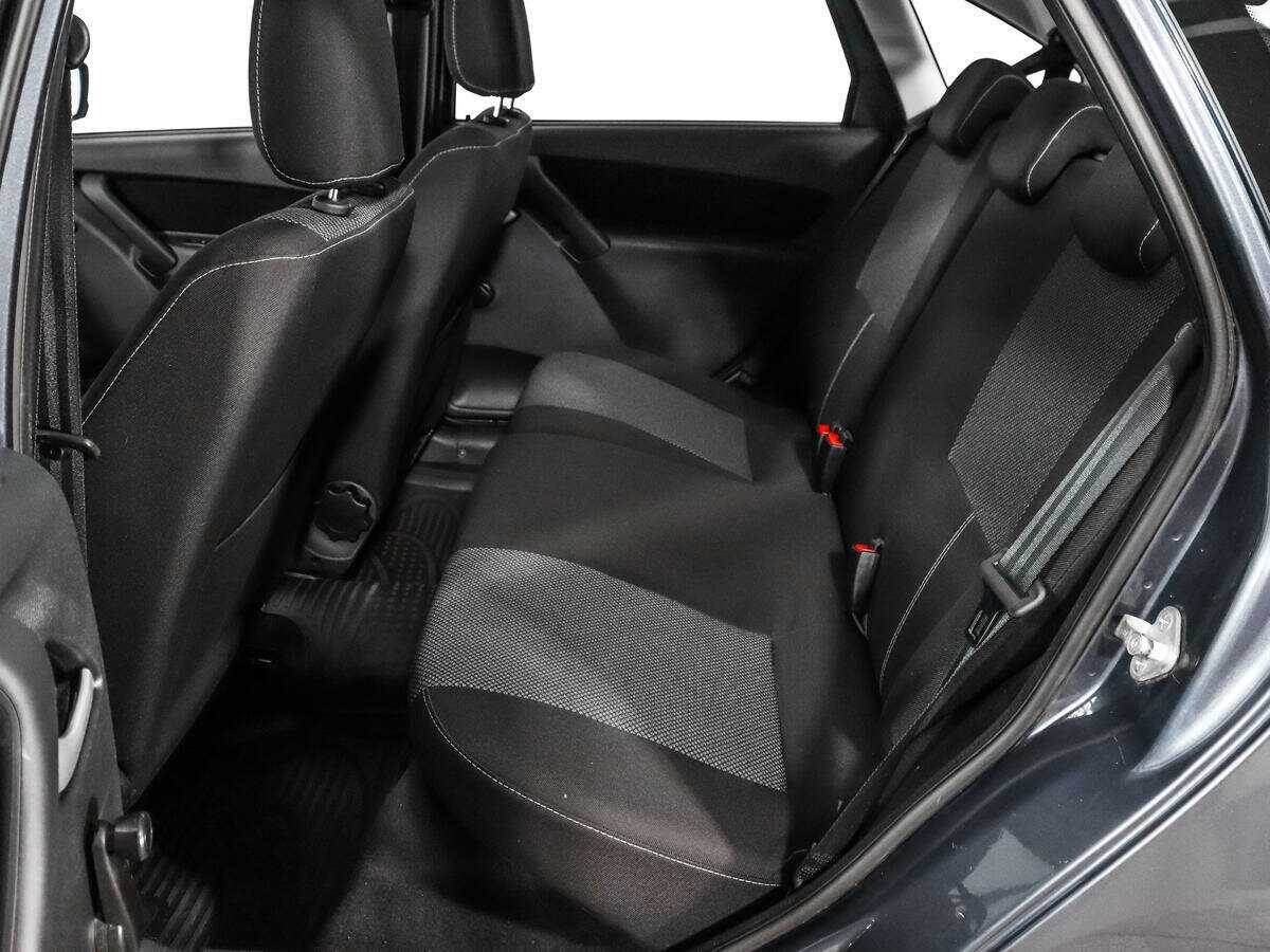 Б/У Лада (ВАЗ) Гранта 2015 года. Фото: #9