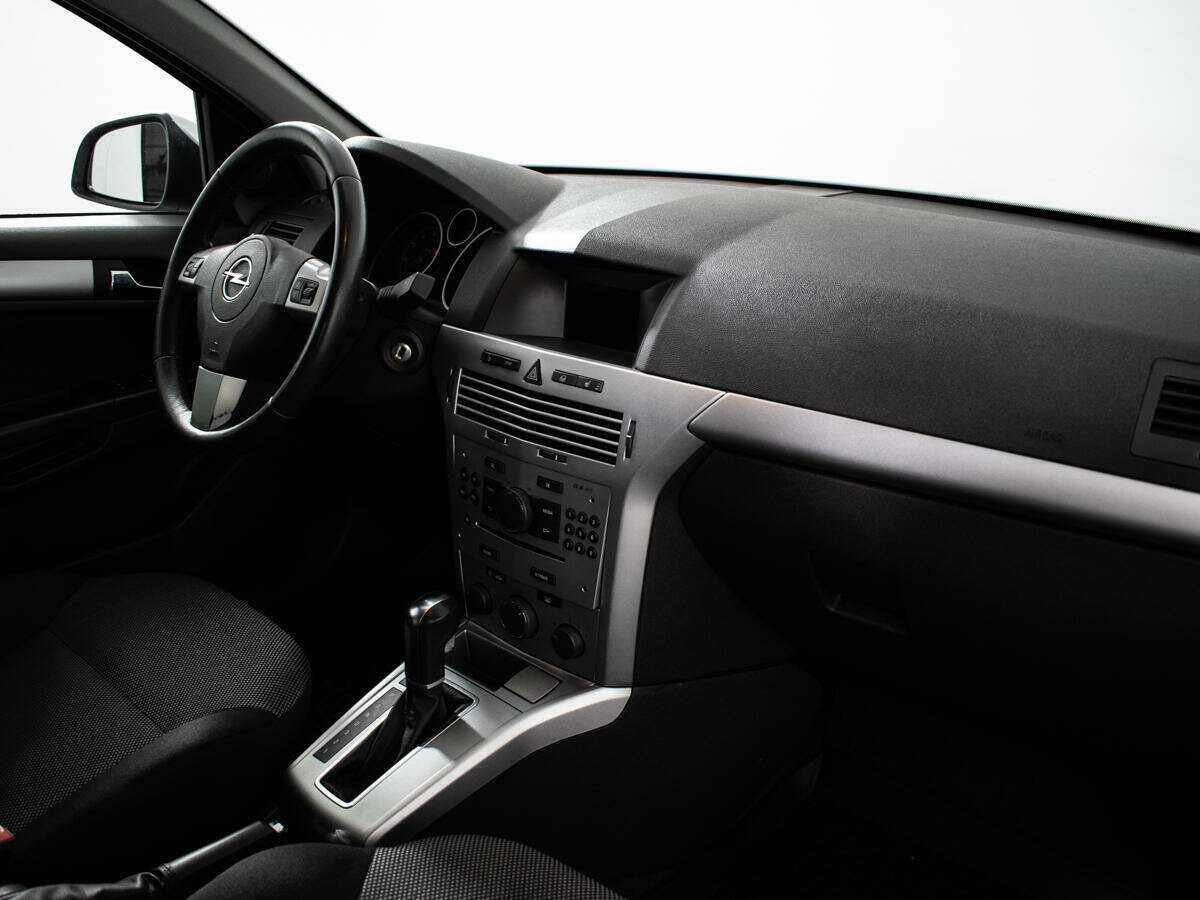 Б/У Опель Астра 2014 года. Фото: #8