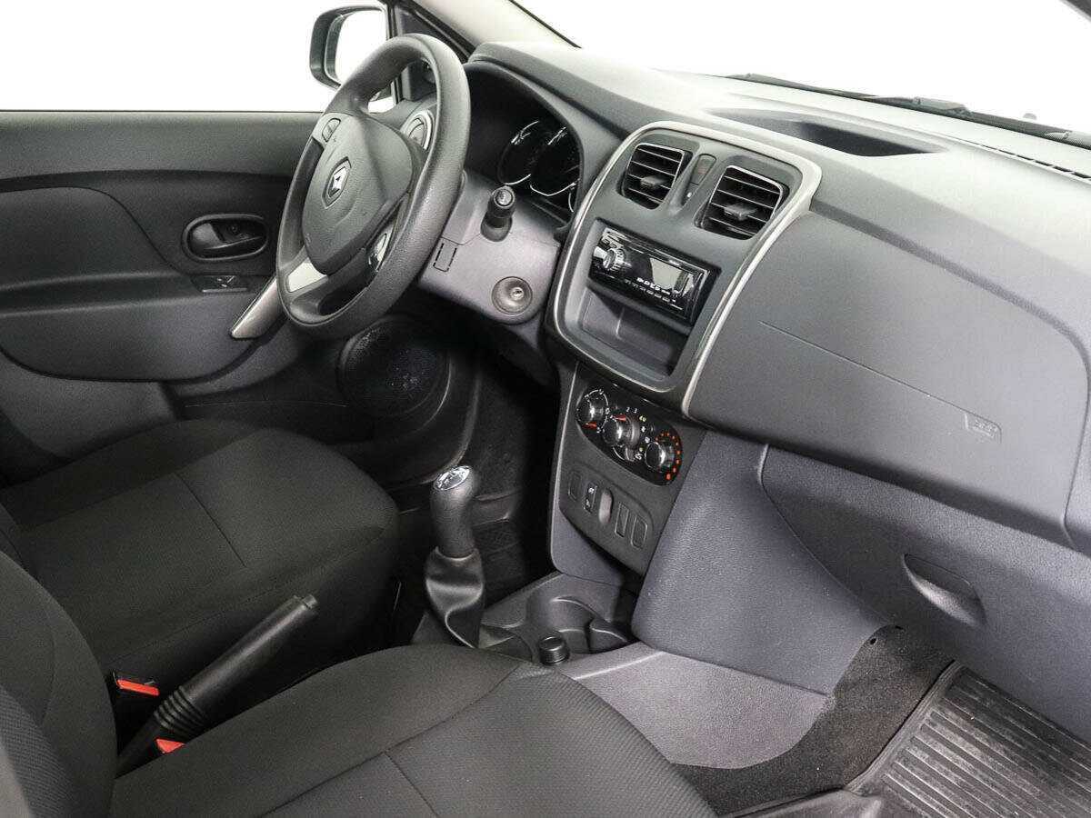 Б/У Рено Сандеро 2015 года. Фото: #8