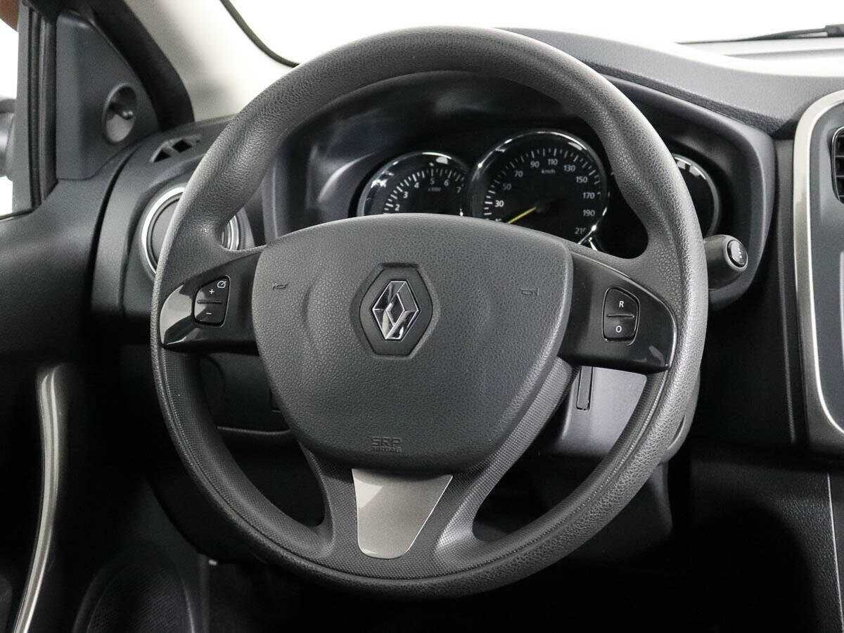 Б/У Рено Сандеро 2015 года. Фото: #14