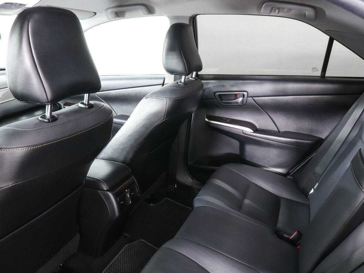 Б/У Тойота Камри 2015 года. Фото: #11