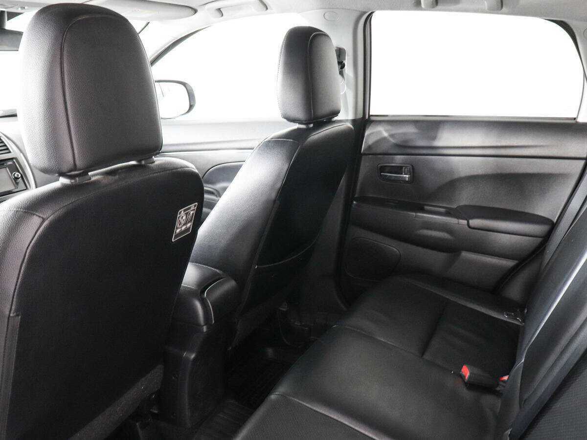 Б/У Митсубиши АС-Икс 2013 года. Фото: #11