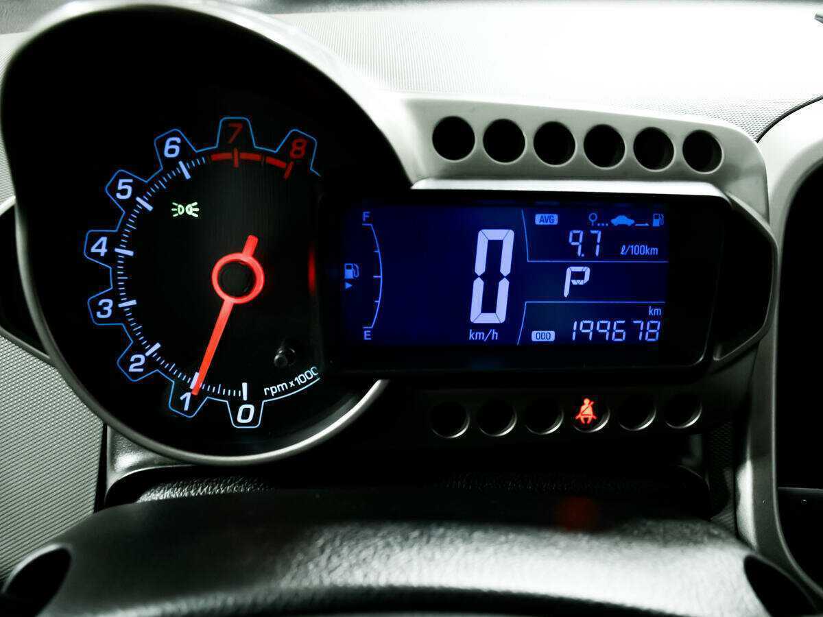 Б/У Шевроле Авео 2014 года. Фото: #9