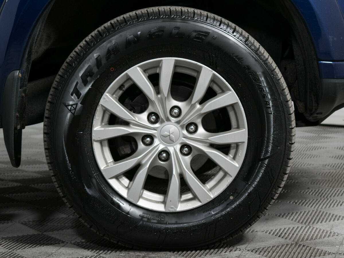 Б/У Митсубиши Паджеро Спорт 2013 года. Фото: #19