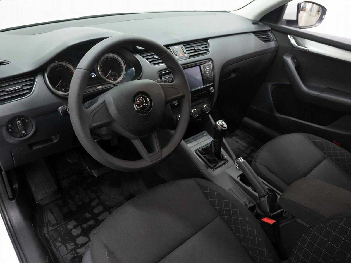 Б/У Шкода Октавия 2019 года. Фото: #7