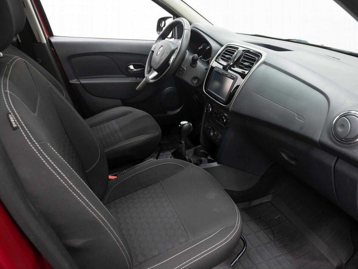 Б/У Рено Сандеро 2017 года. Фото: #11