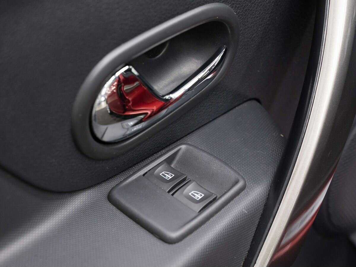 Б/У Рено Сандеро 2017 года. Фото: #16