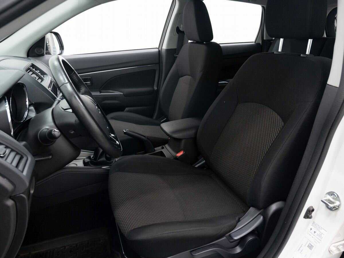 Б/У Митсубиши АС-Икс 2018 года. Фото: #8