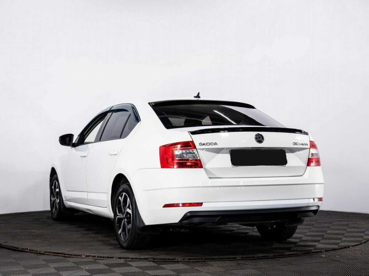 Б/У Шкода Октавия 2018 года. Фото: #3