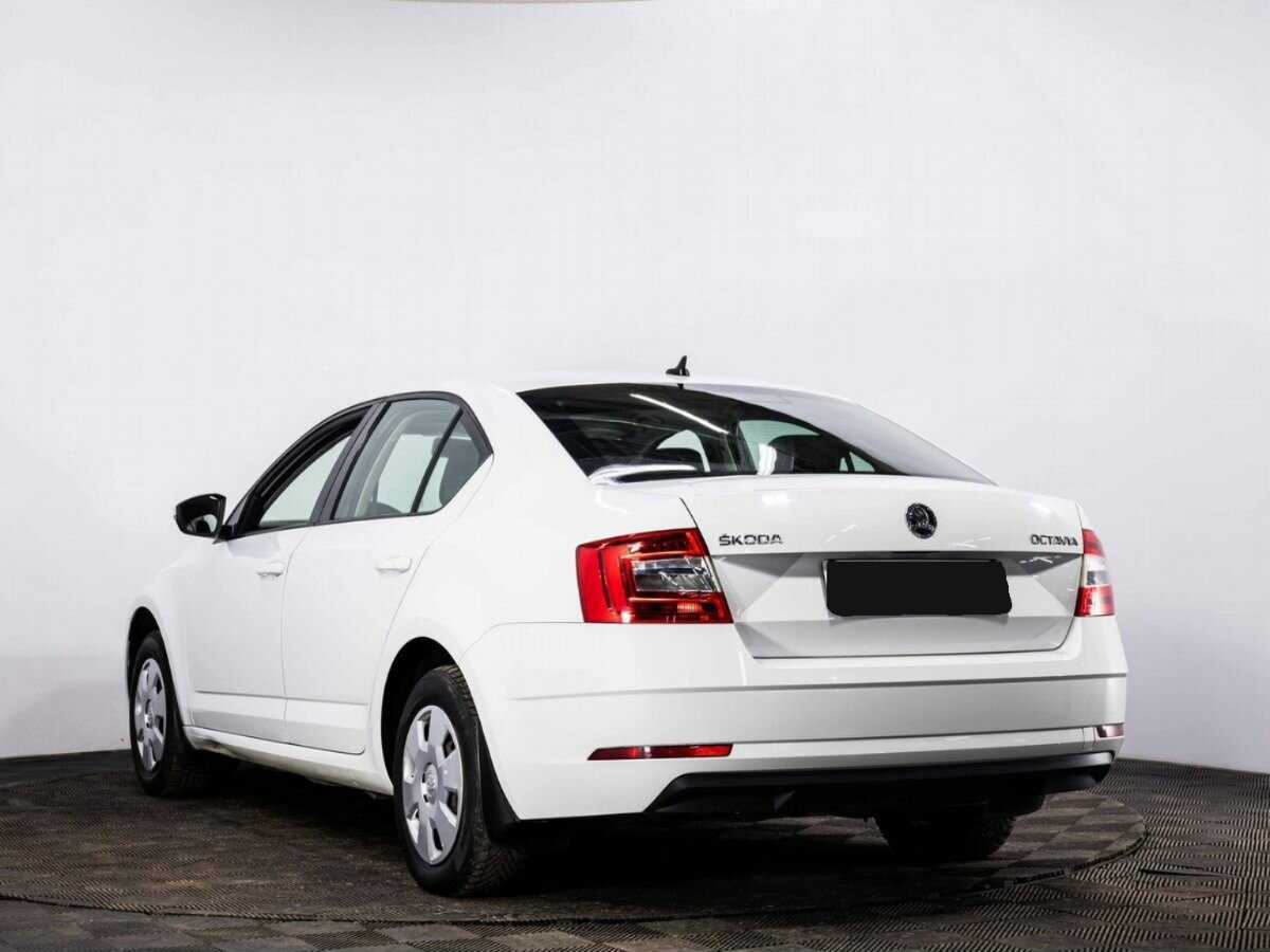 Б/У Шкода Октавия 2019 года. Фото: #3