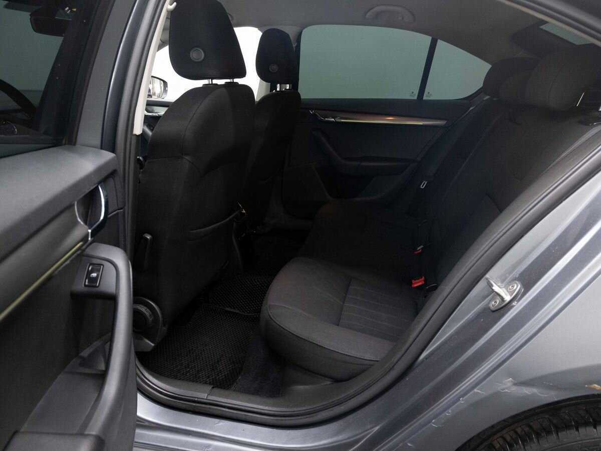 Б/У Шкода Октавия 2019 года. Фото: #8