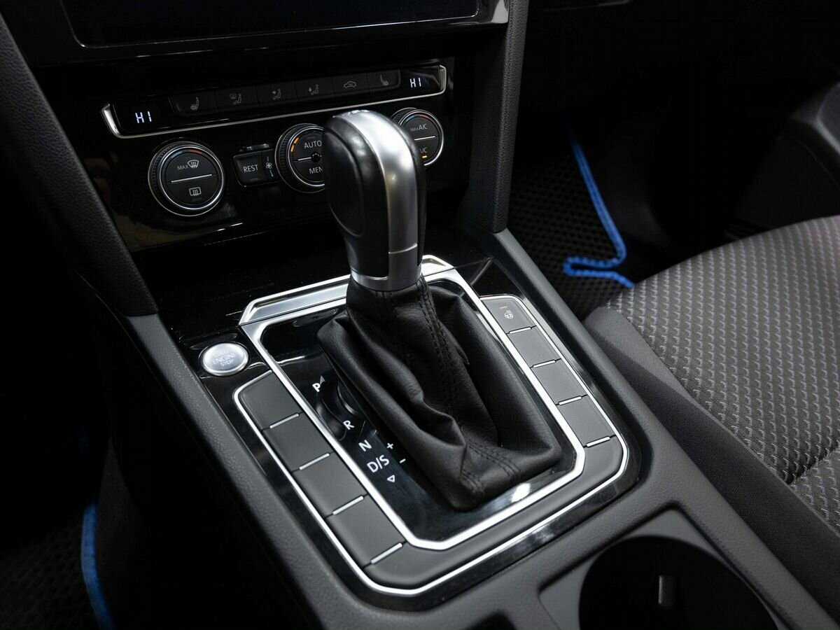 Б/У Фольксваген Пассат 2017 года. Фото: #21