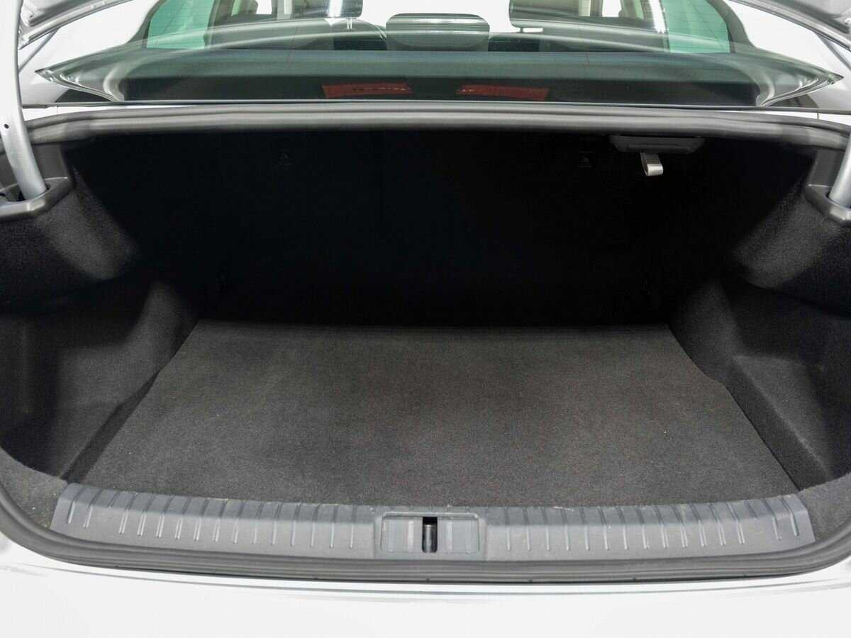 Б/У Фольксваген Пассат 2017 года. Фото: #24