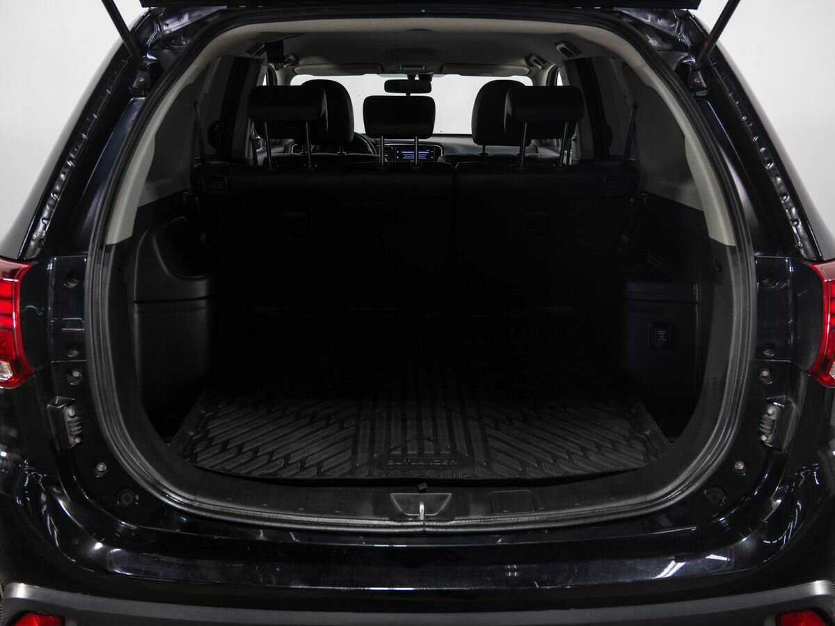 Б/У Митсубиши Оутлэндер 2017 года. Фото: #22