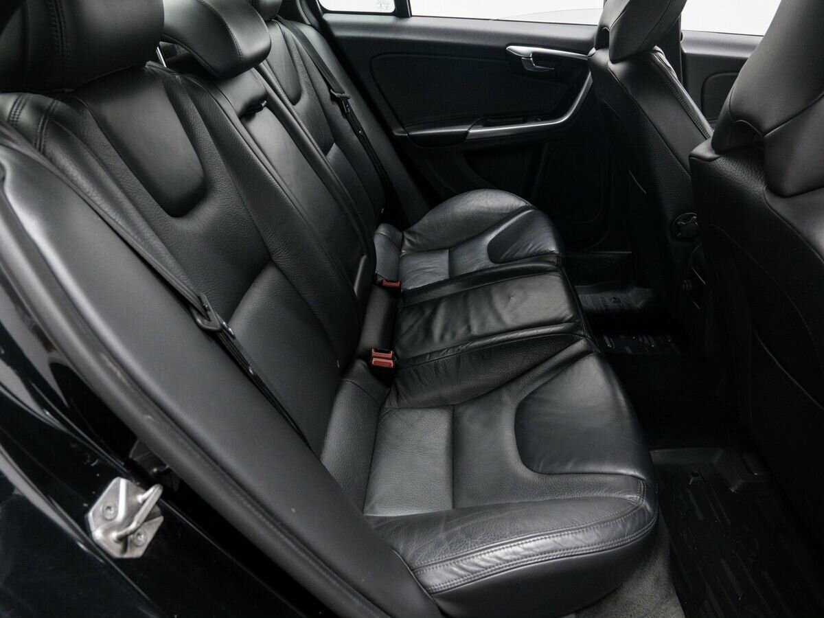 Б/У Вольво С60 2013 года. Фото: #9