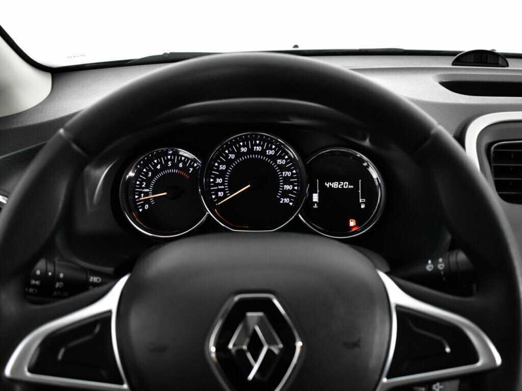 Б/У Рено Логан 2021 года. Фото: #10