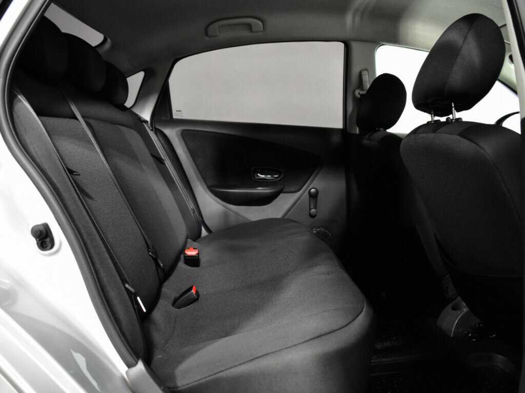 Б/У Ниссан Альмера 2016 года. Фото: #9