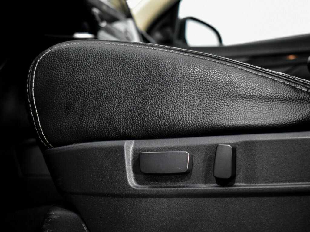 Б/У Митсубиши Оутлэндер 2017 года. Фото: #9