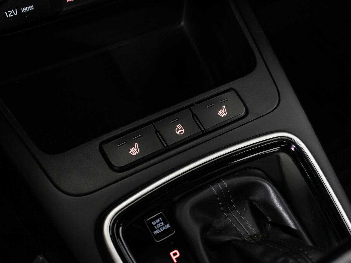 Б/У Киа Рио 2017 года. Фото: #1