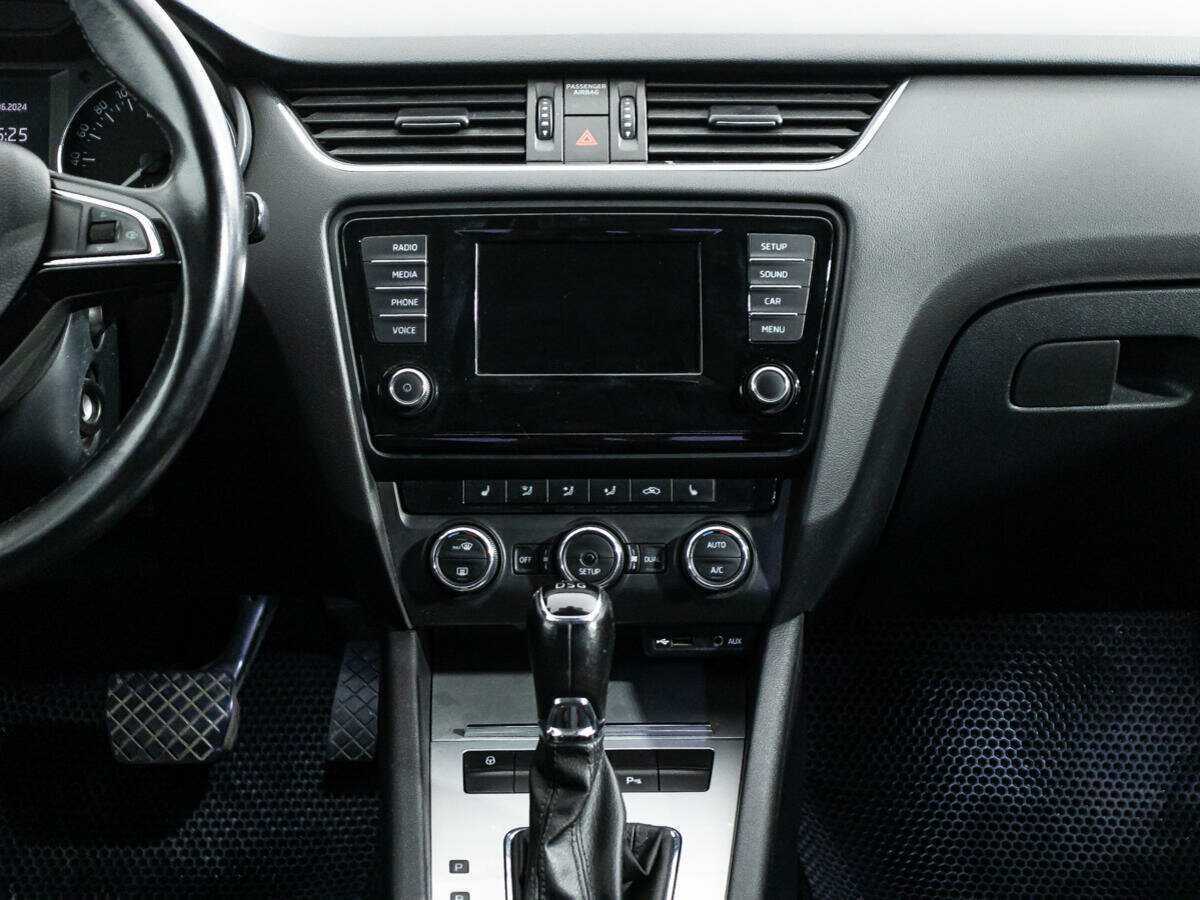 Б/У Шкода Октавия 2013 года. Фото: #13