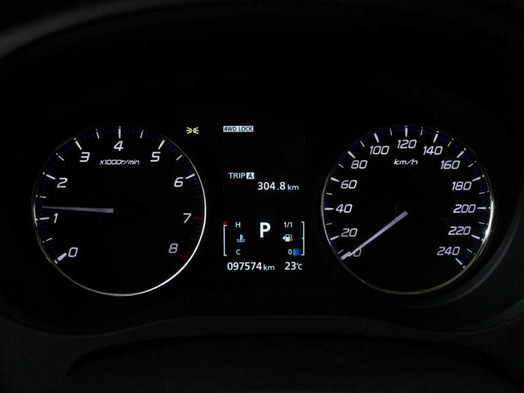 Б/У Митсубиши Оутлэндер 2013 года. Фото: #11