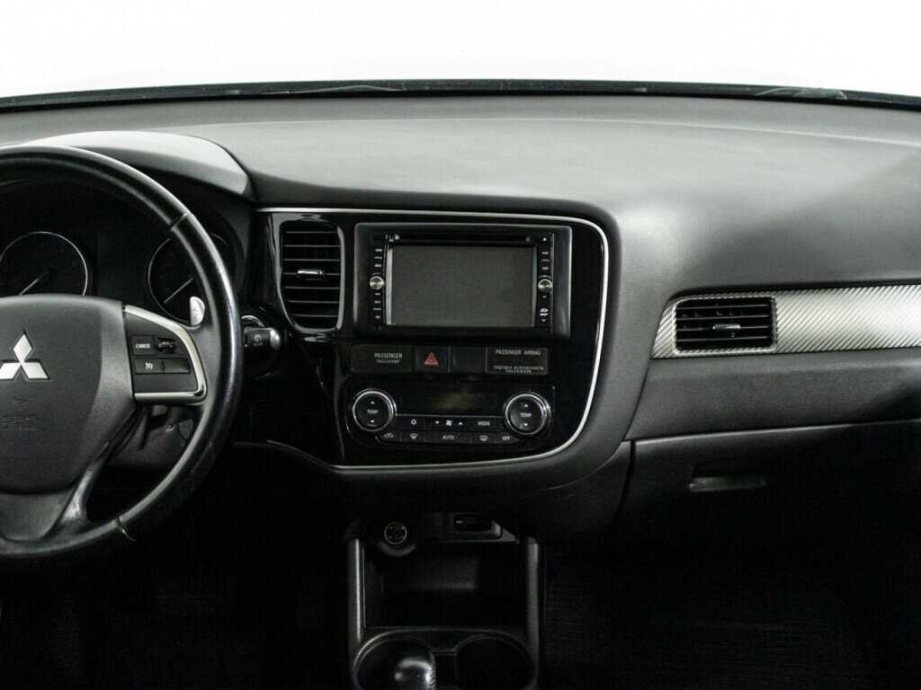 Б/У Митсубиши Оутлэндер 2013 года. Фото: #13