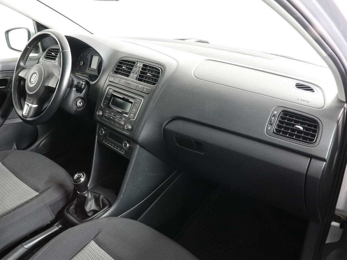 Б/У Фольксваген Поло 2015 года. Фото: #9