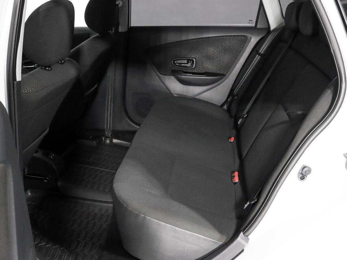 Б/У Ниссан Альмера 2015 года. Фото: #7