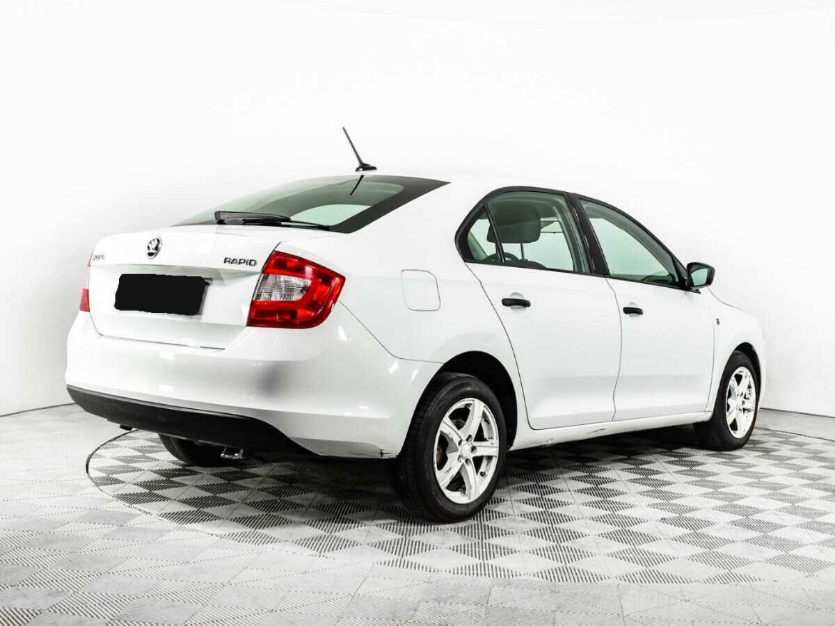 Б/У Шкода Рапид 2017 года. Фото: #4