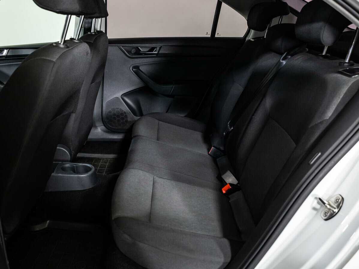 Б/У Шкода Рапид 2018 года. Фото: #9