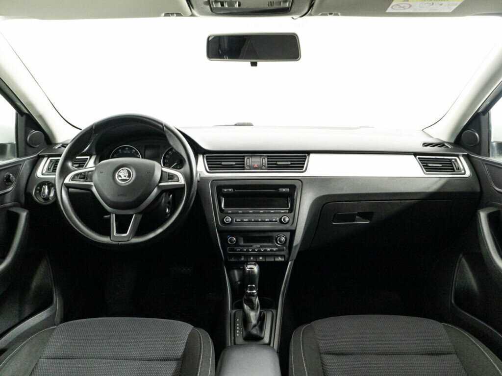 Б/У Шкода Рапид 2015 года. Фото: #12