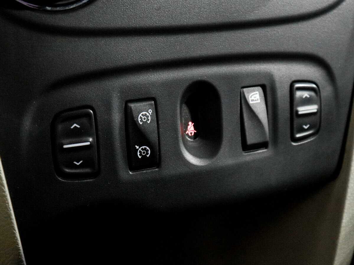 Б/У Рено Логан 2016 года. Фото: #14