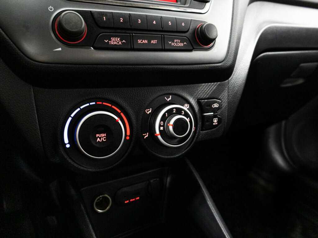 Б/У Киа Рио 2014 года. Фото: #14