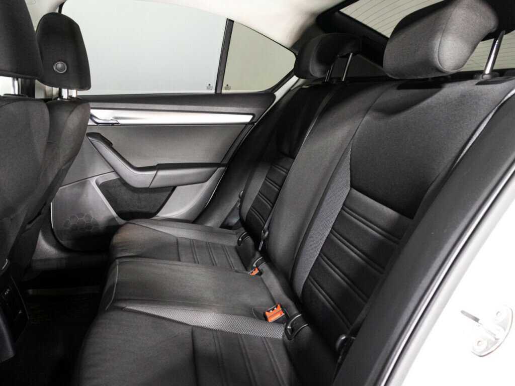 Б/У Шкода Октавия 2018 года. Фото: #9