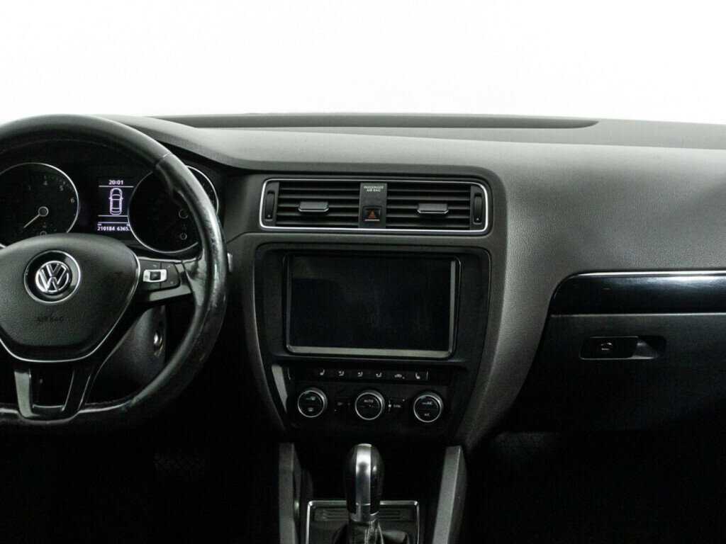 Б/У Фольксваген Джетта 2017 года. Фото: #13