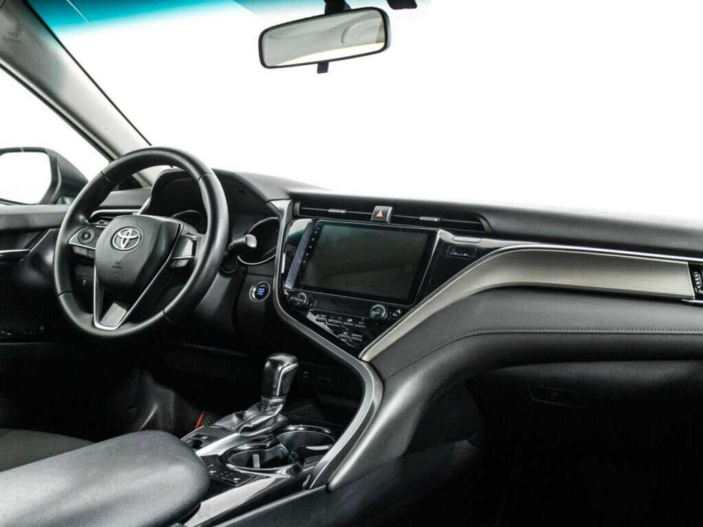 Б/У Тойота Камри 2018 года. Фото: #8