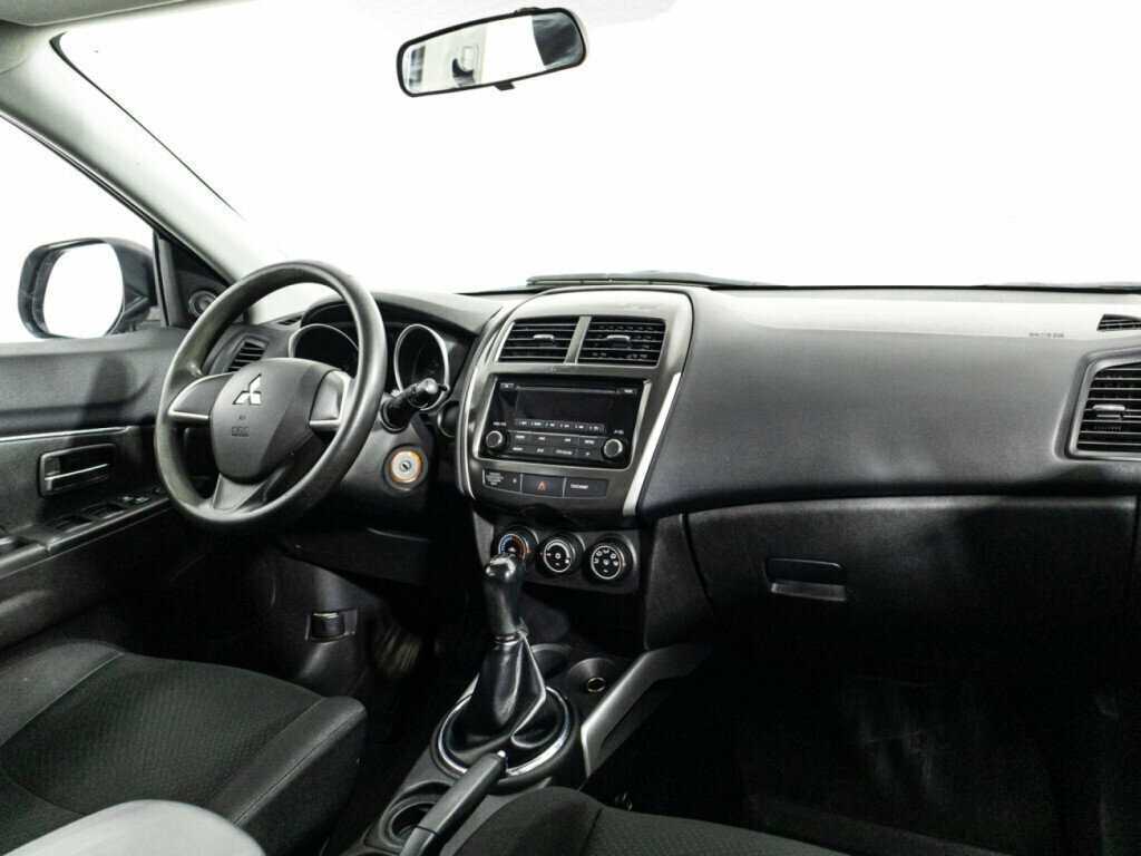 Б/У Митсубиши АС-Икс 2013 года. Фото: #8