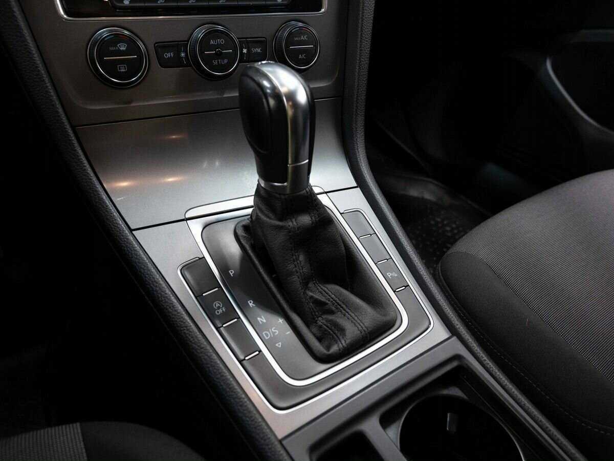 Б/У Фольксваген Гольф 2013 года. Фото: #21