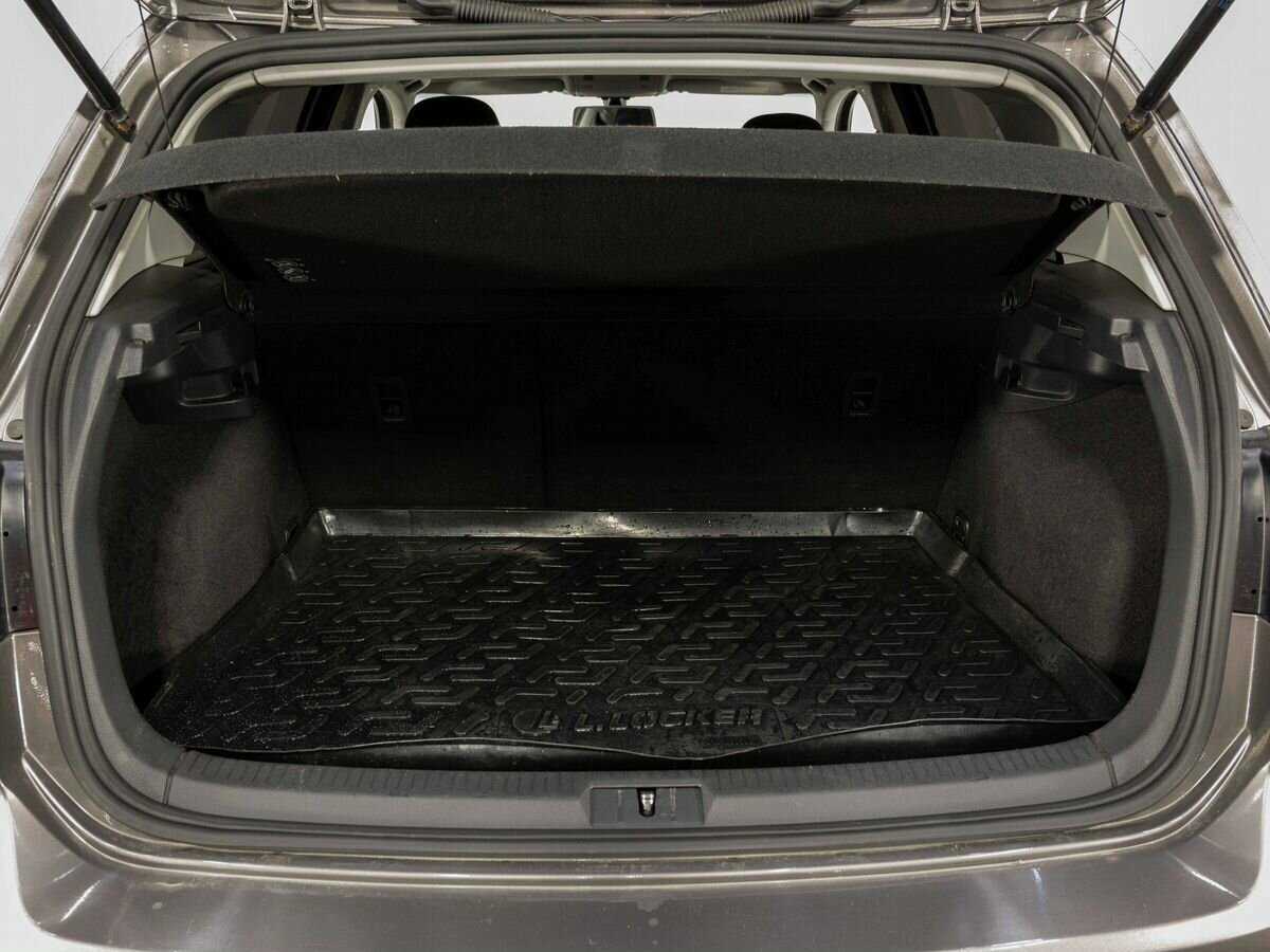 Б/У Фольксваген Гольф 2013 года. Фото: #22