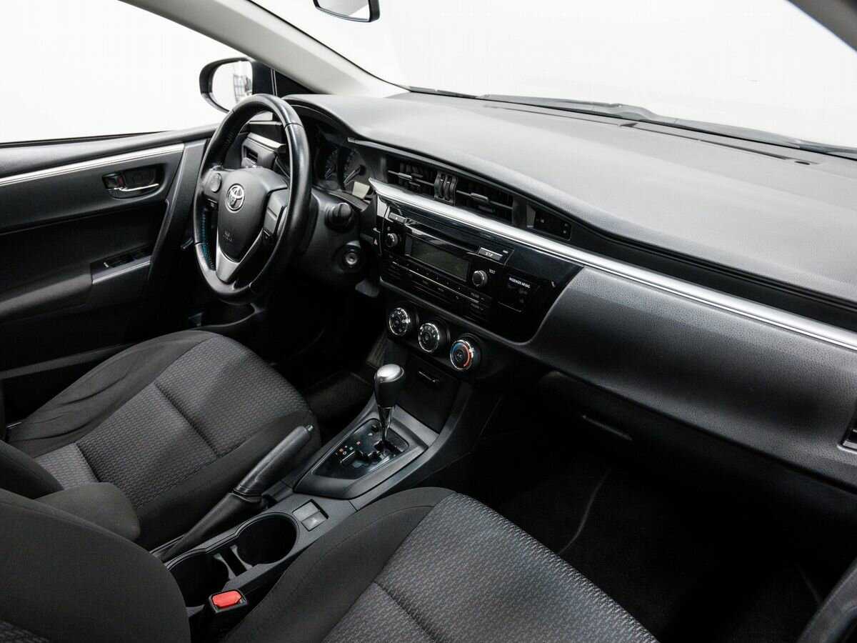 Б/У Тойота Королла 2015 года. Фото: #7