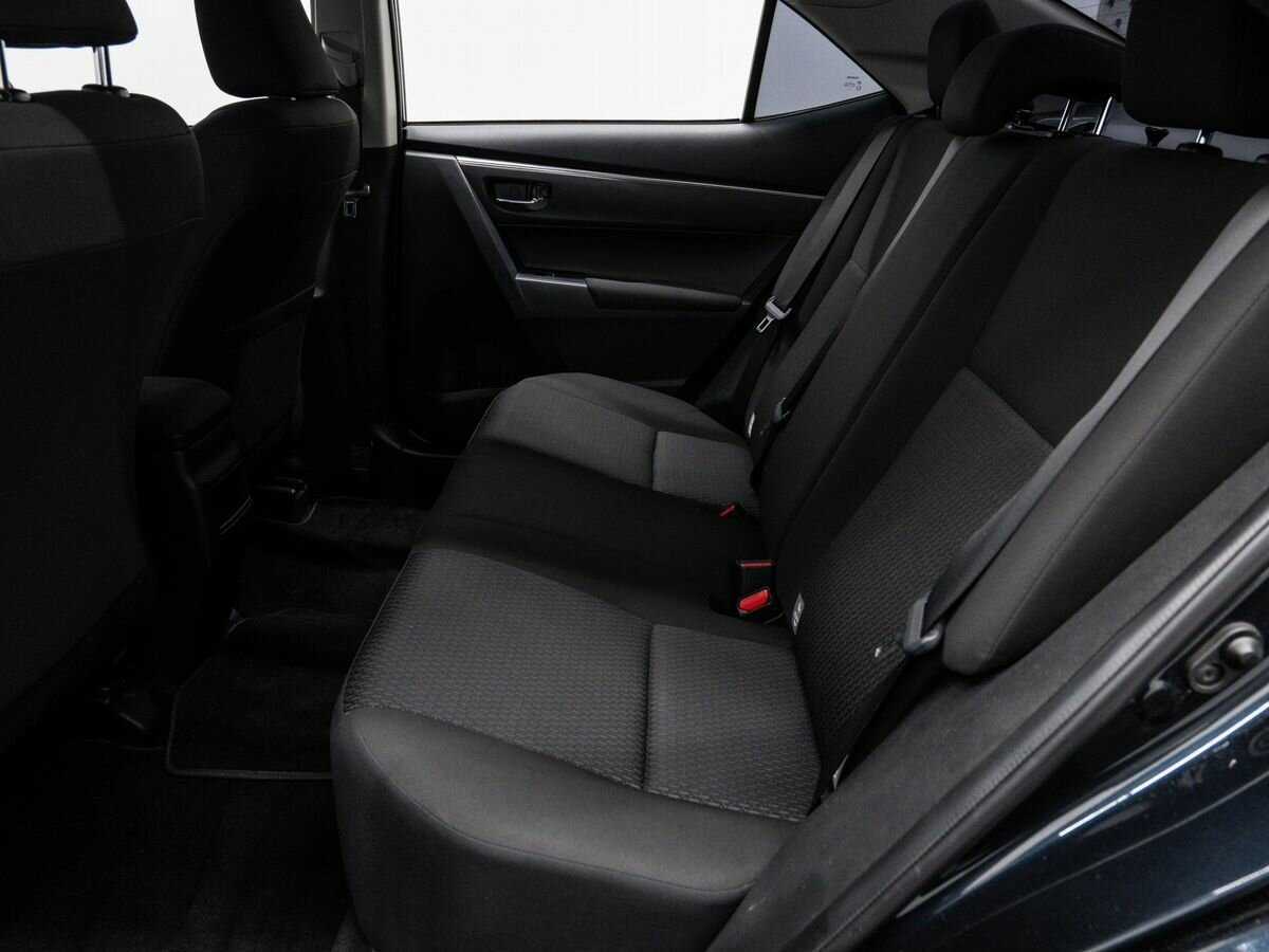 Б/У Тойота Королла 2015 года. Фото: #12