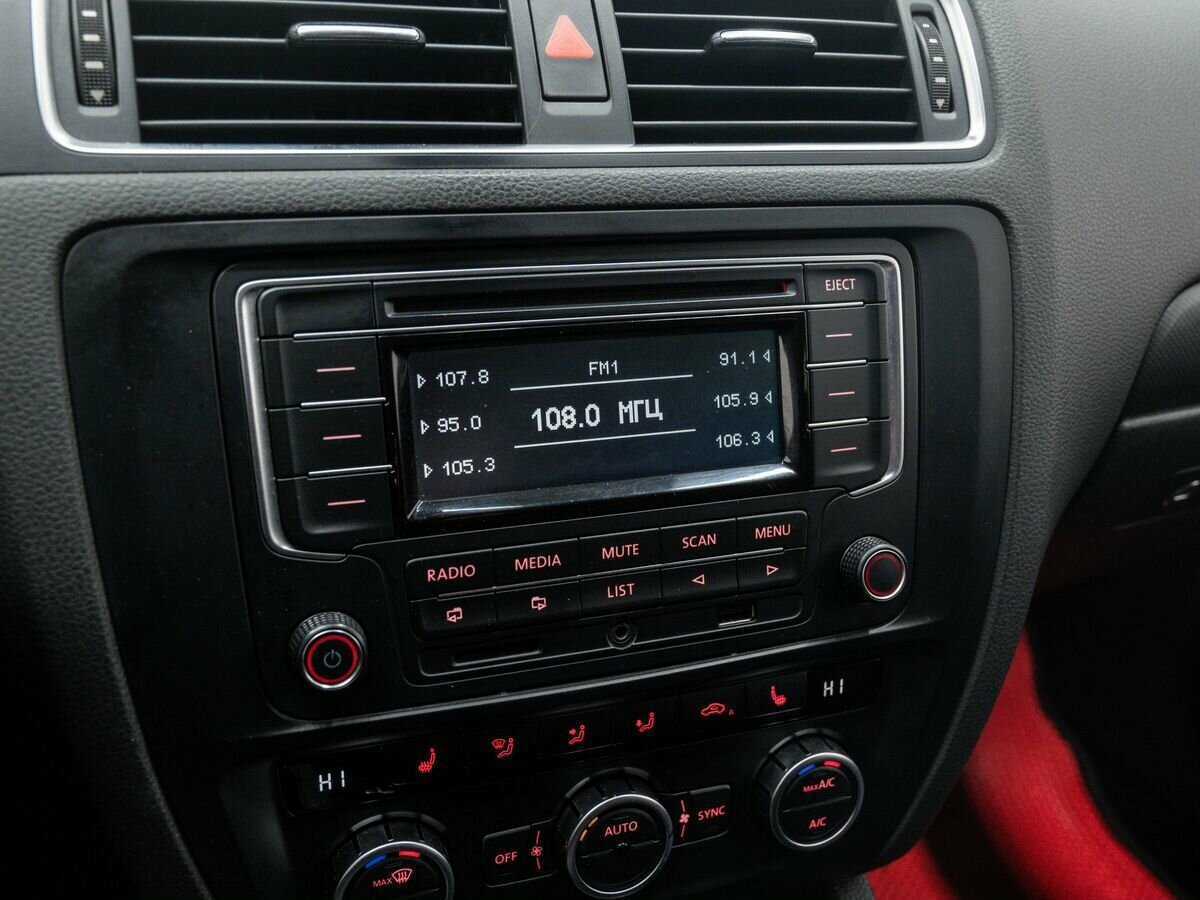 Б/У Фольксваген Джетта 2013 года. Фото: #18