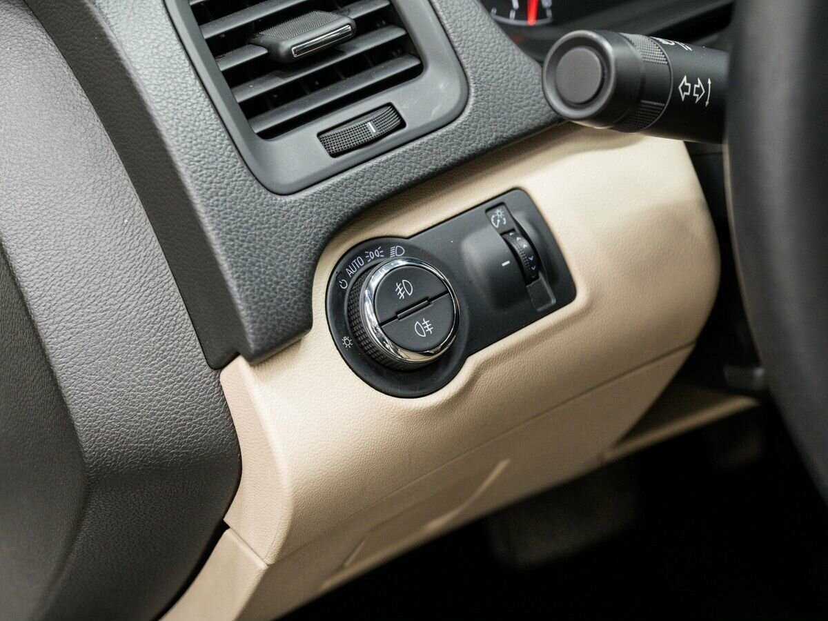 Б/У Опель Инсигния 2015 года. Фото: #16