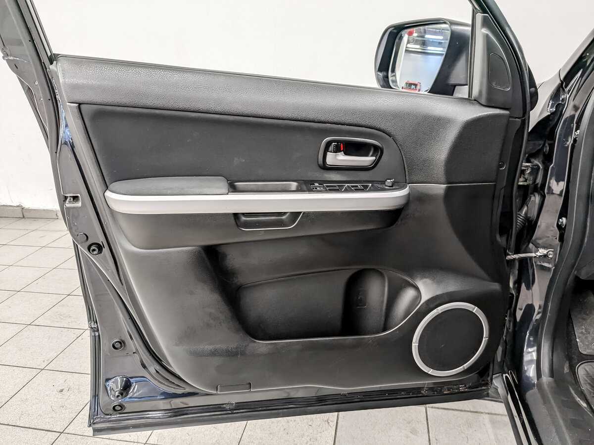 Б/У Сузуки Гранд Витара 2012 года. Фото: #18