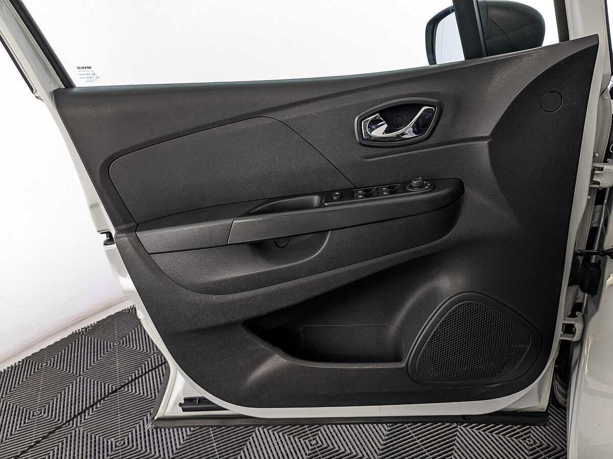 Б/У Рено Каптюр 2018 года. Фото: #18