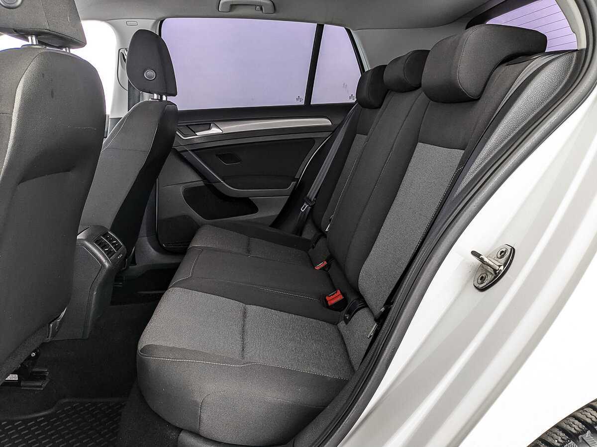 Б/У Фольксваген Гольф 2014 года. Фото: #17