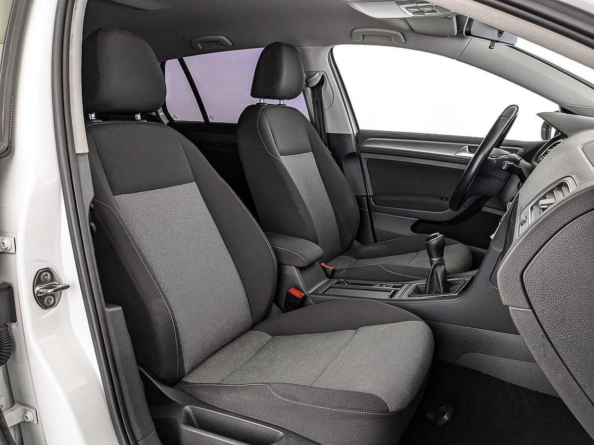 Б/У Фольксваген Гольф 2014 года. Фото: #23